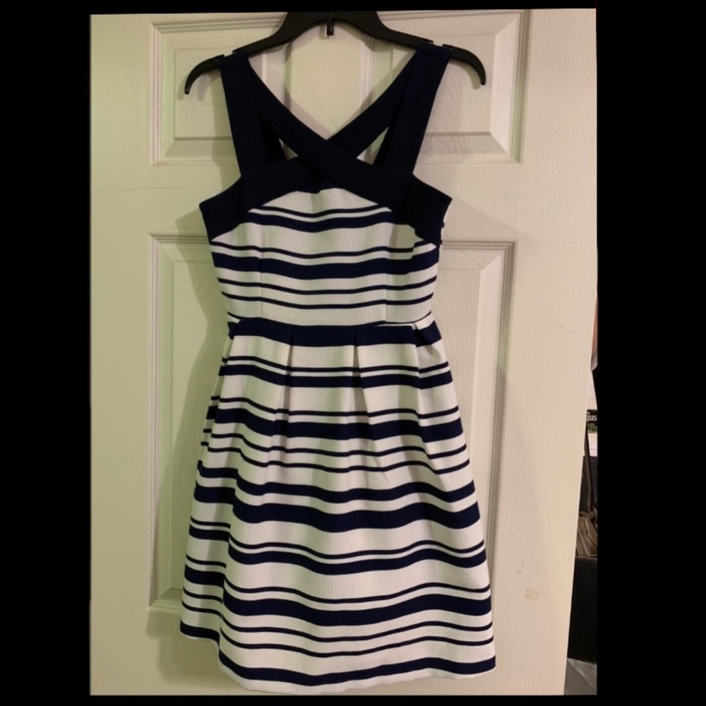 NAVY AND WHITE MINI DRESS!!